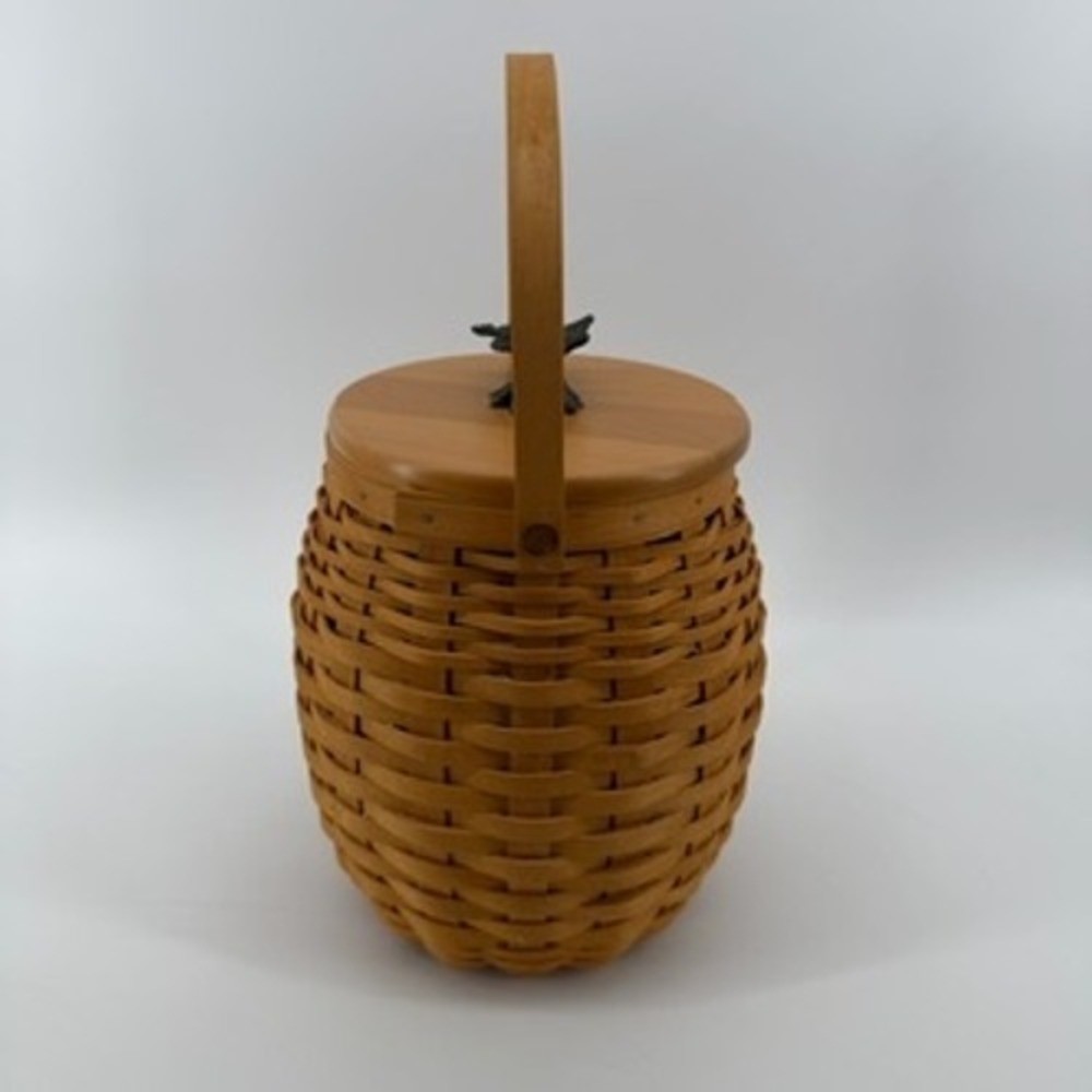 Longaberger Woodcrafts Woven Barrel Basket with Wood Lid and Metal Leaf Handle - Picture 5 of 11